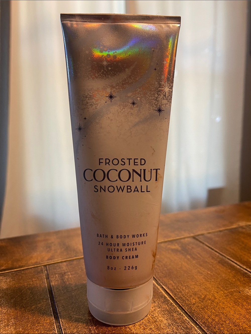 Bath & Body Works Frosted Coconut Snowball Body Cream - Pearl White & Iridescent